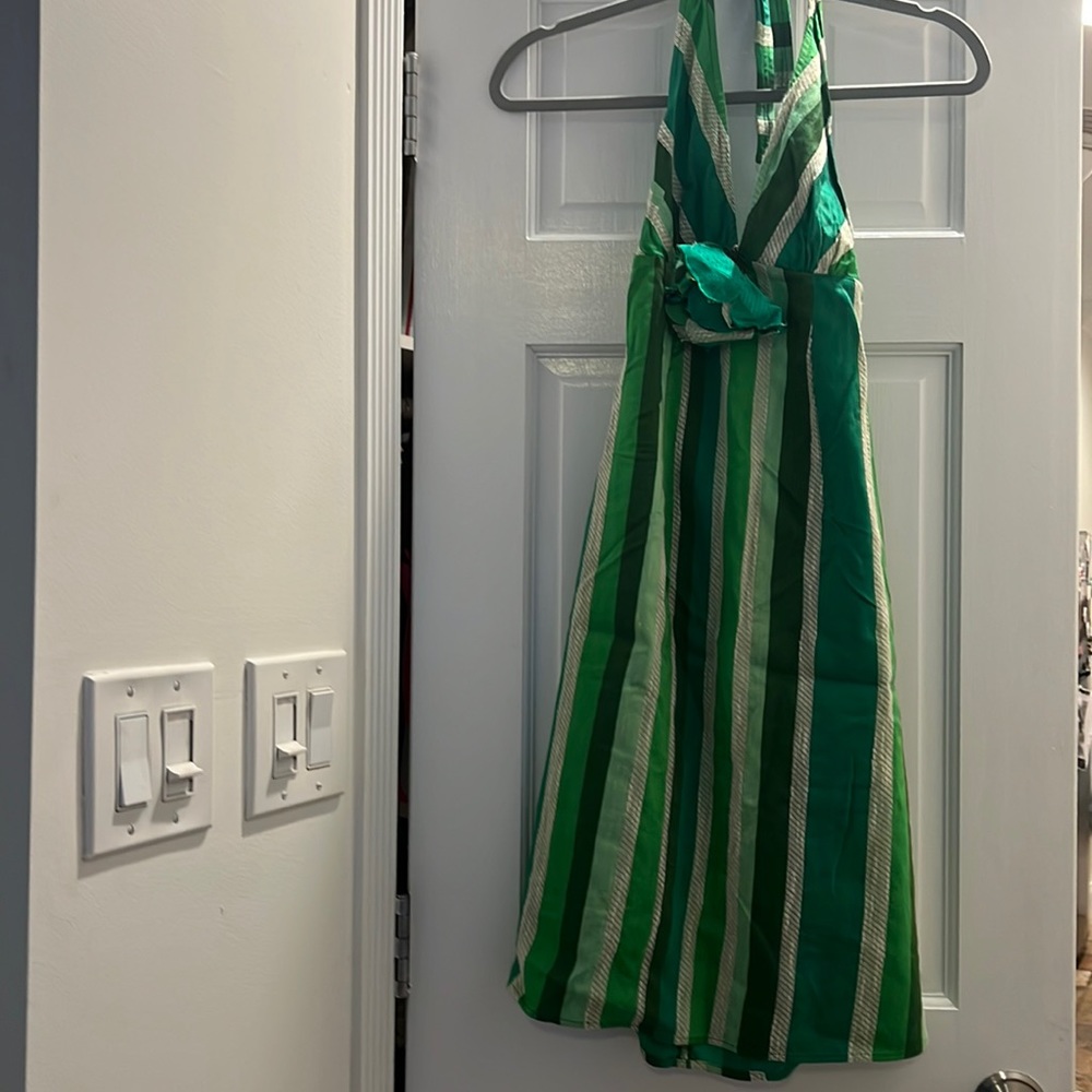 Size small adorable halter dress.